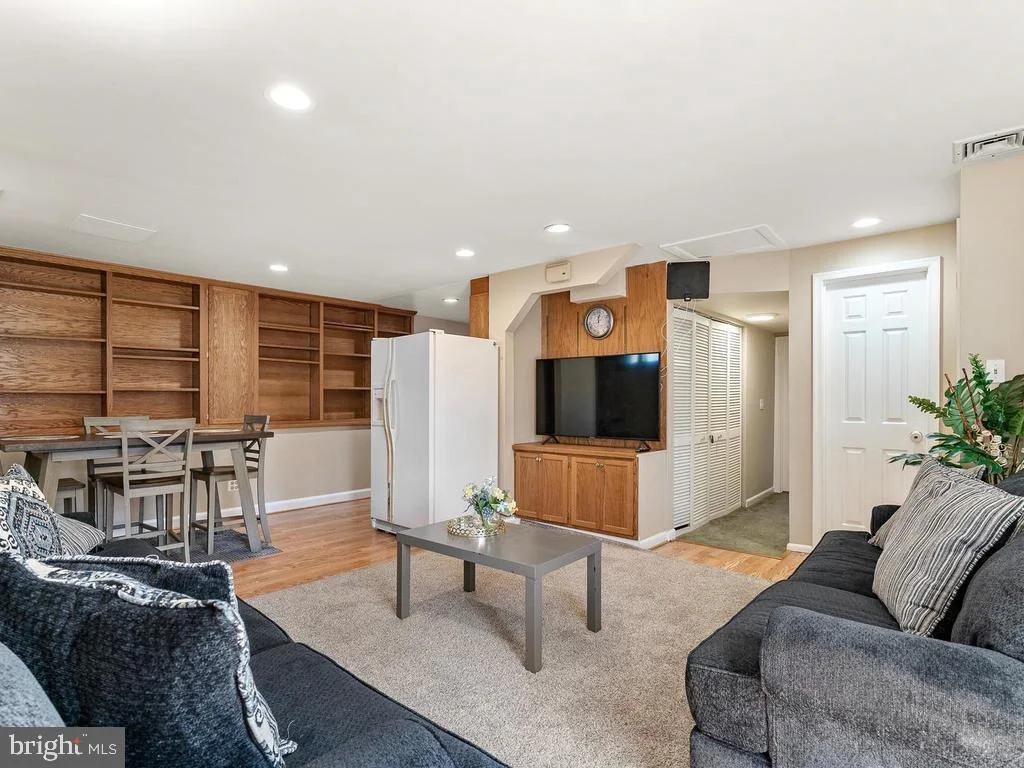 Photo of 2339 DECKMAN LANE