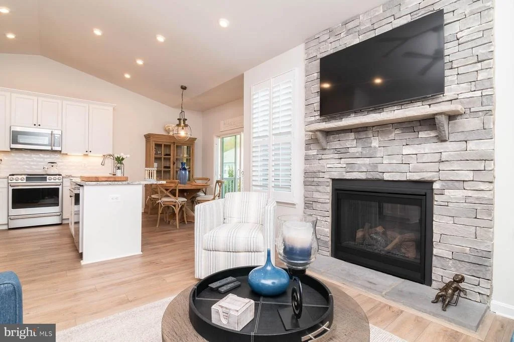 Photo of 25087 TREEVIEW LANE