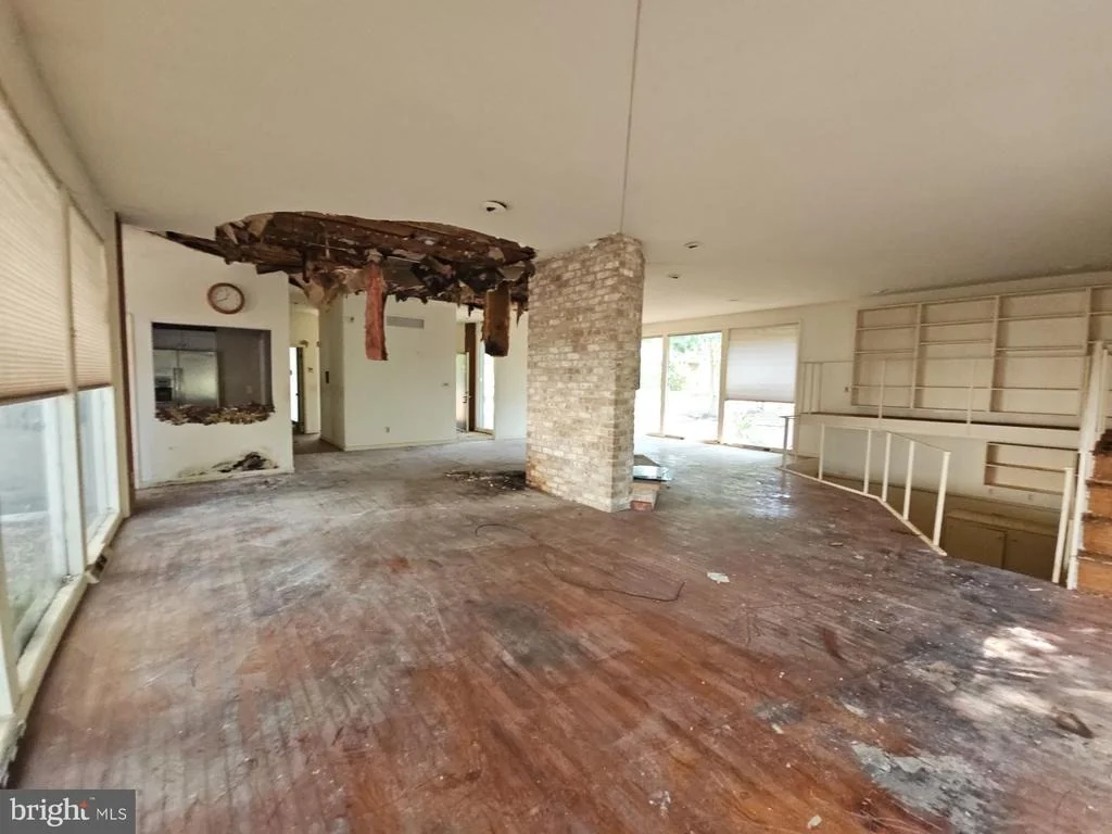 Photo of 10 OAK DRIVE