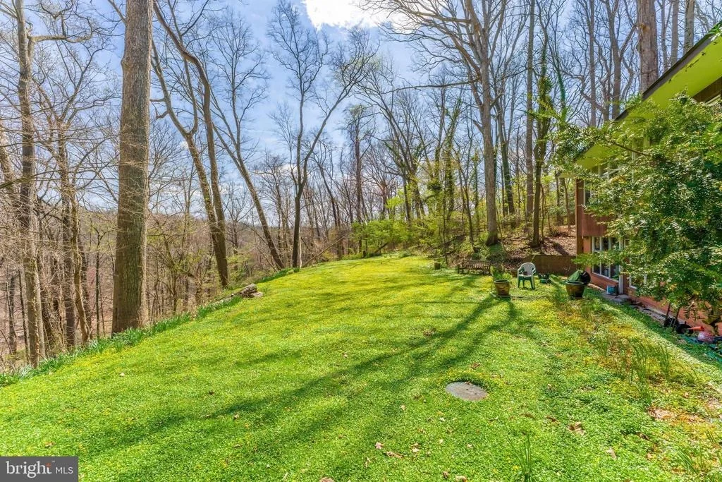 Photo of 901 CHINQUAPIN ROAD