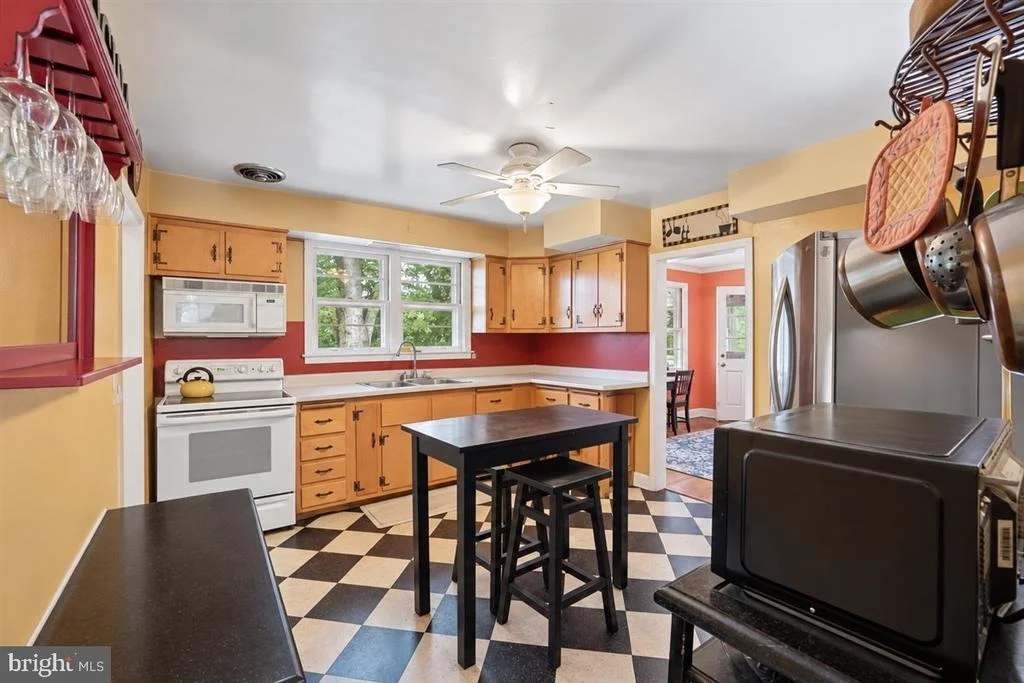 Photo of 1221 DULANEY VALLEY ROAD