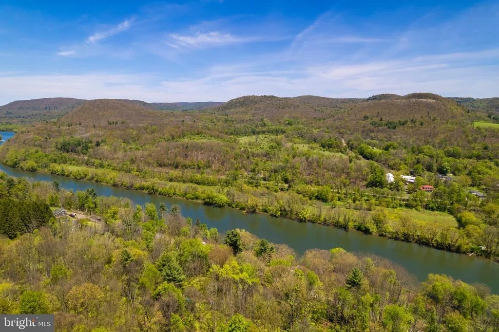 Photo of 007 STATE LINE ROAD