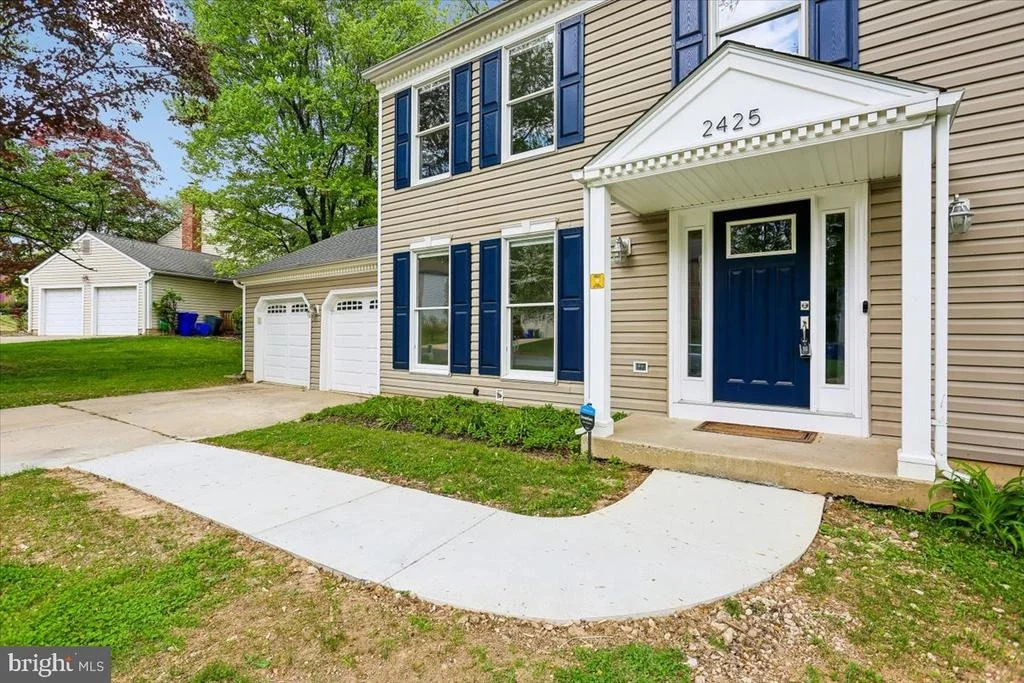 Photo of 2425 HIDDEN VALLEY LANE