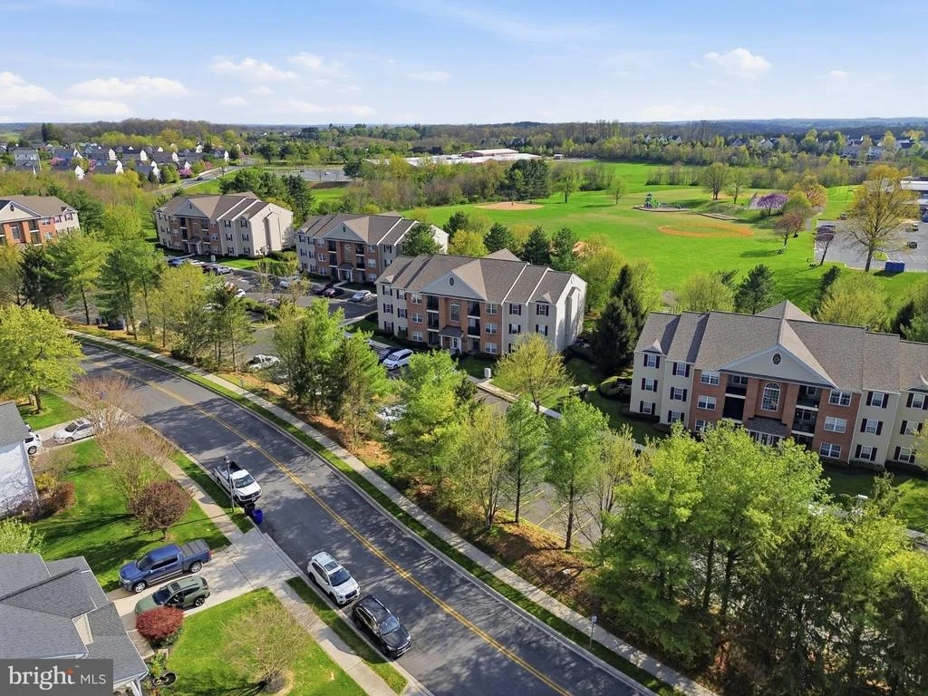 Photo of Unit 1B at 3840 NORMANDY DRIVE
