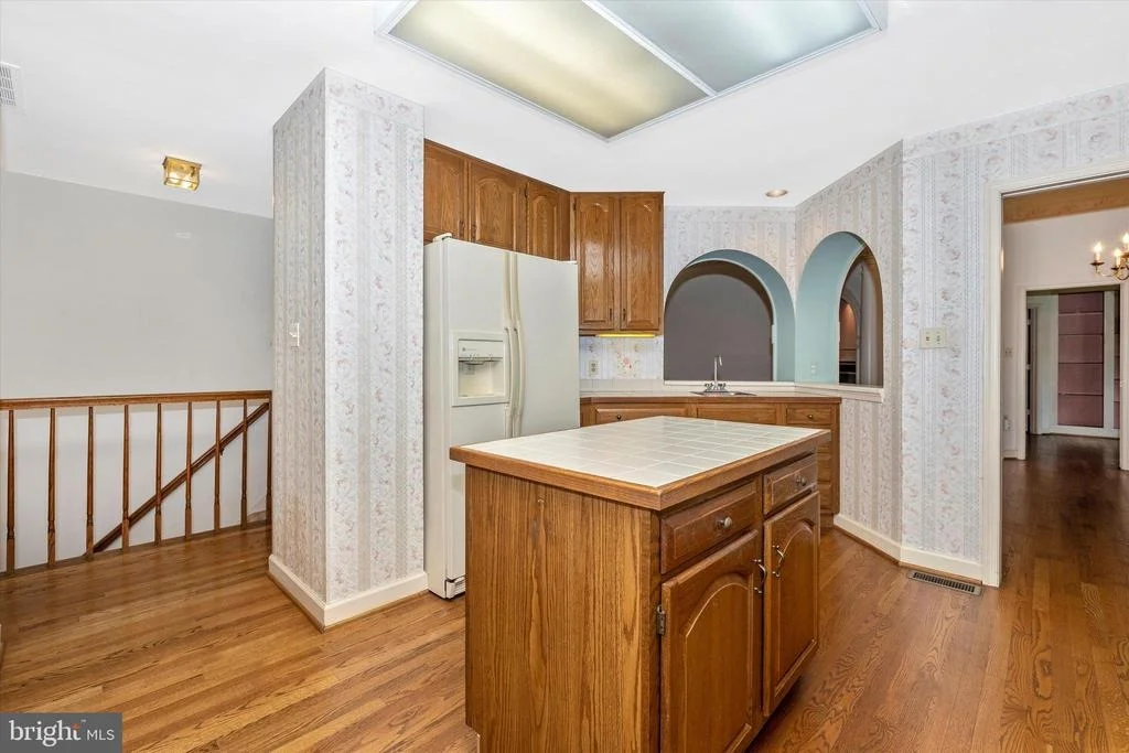 Photo of 827 DUNBROOKE COURT