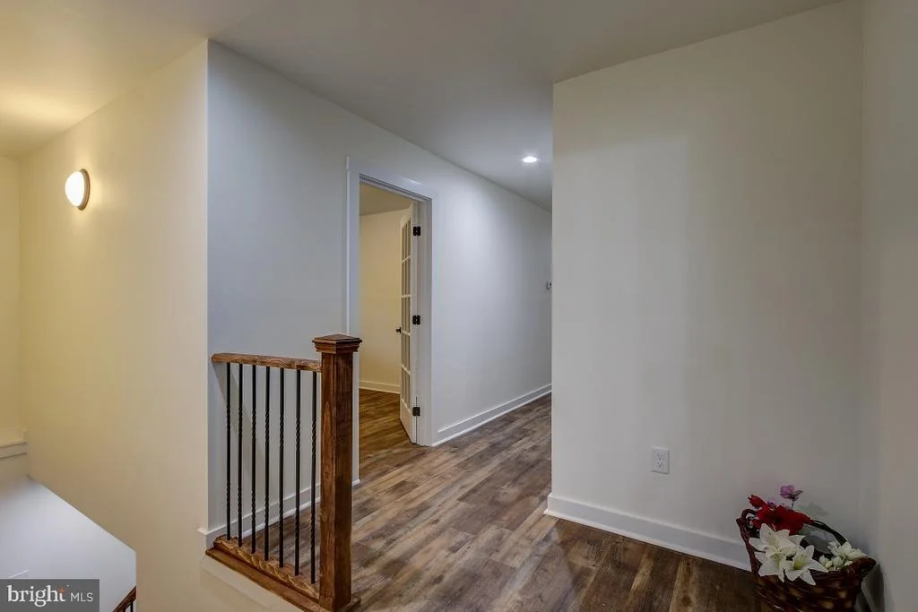 Photo of 8022 BOLIVAR ROAD