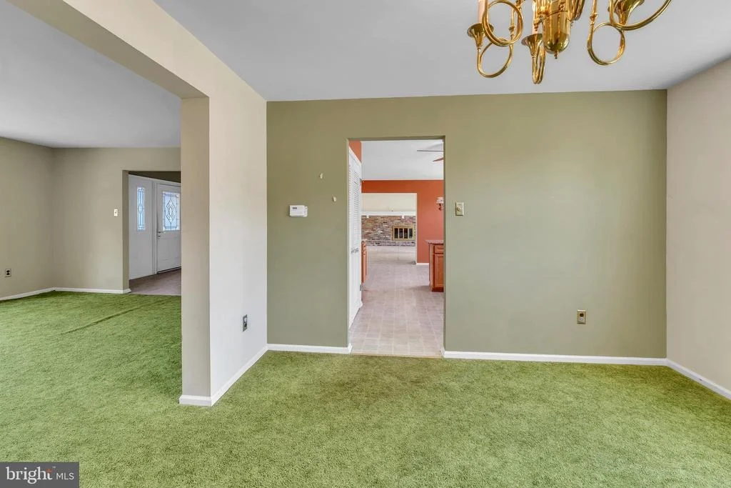 Photo of 1 CHATEAU DRIVE