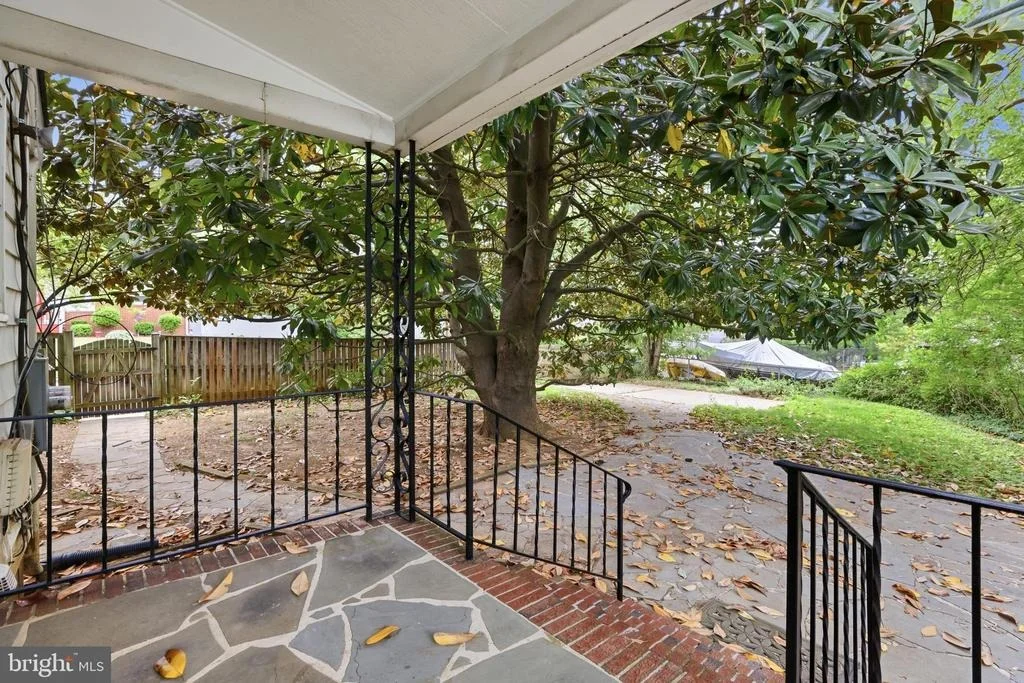 Photo of 411 LUDLOW ROAD