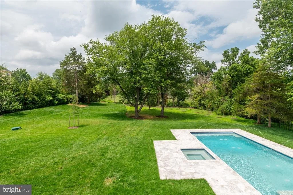 Photo of 8912 GALLANT GREEN DRIVE