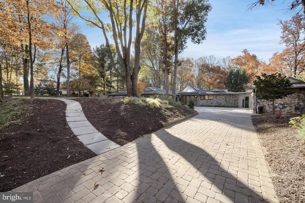 Photo of 15130 SPRINGFIELD ROAD