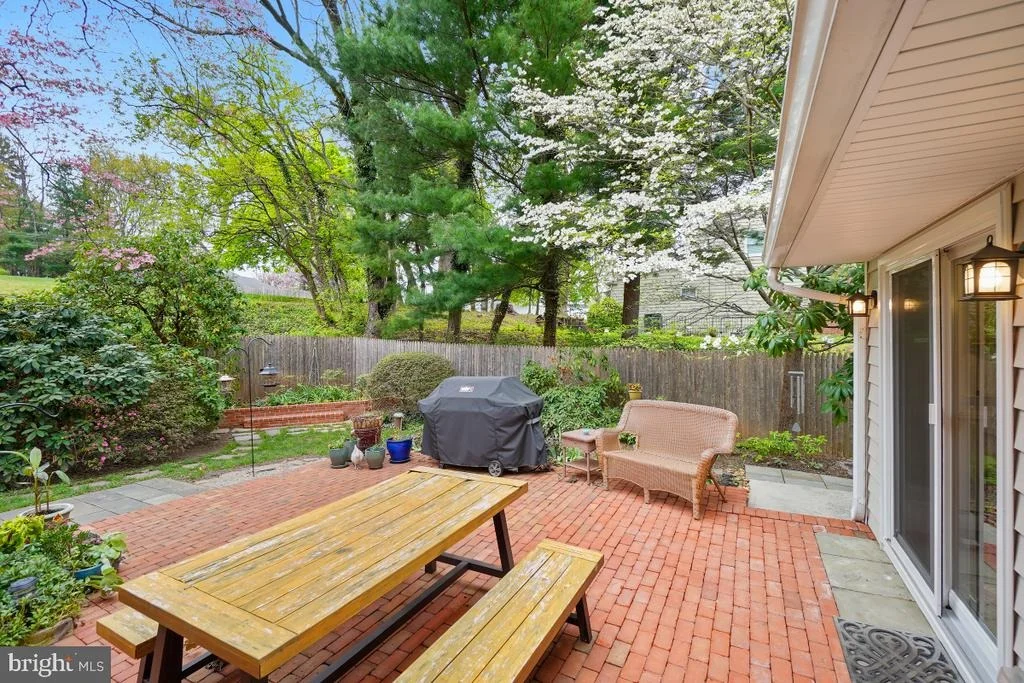 Photo of 7516 OAKMONT DRIVE