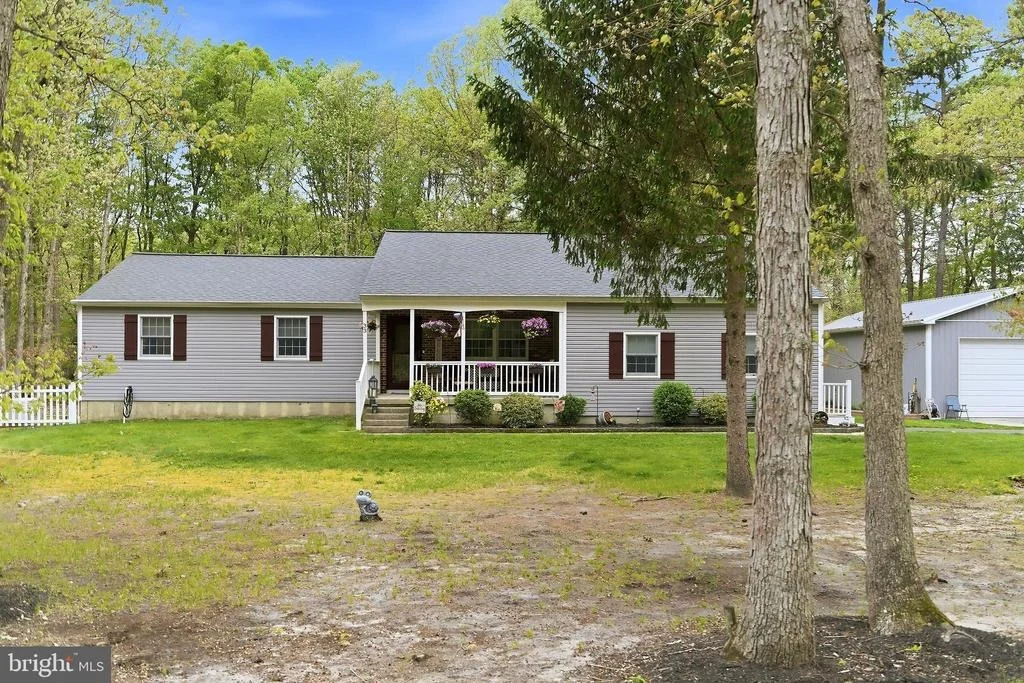 Photo of 33 RED OAK DRIVE