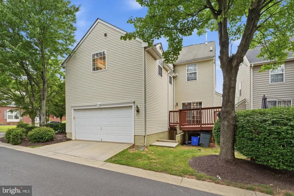Photo of 13814 CROWNSGATE WAY