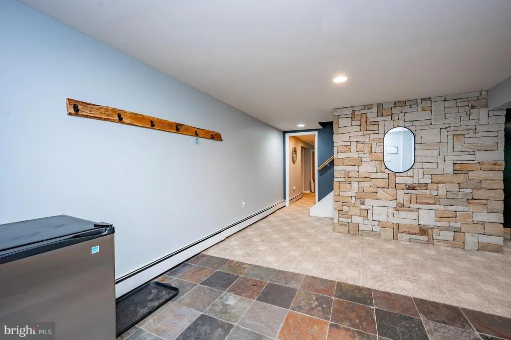 Photo of 106 LODGE CIRCLE