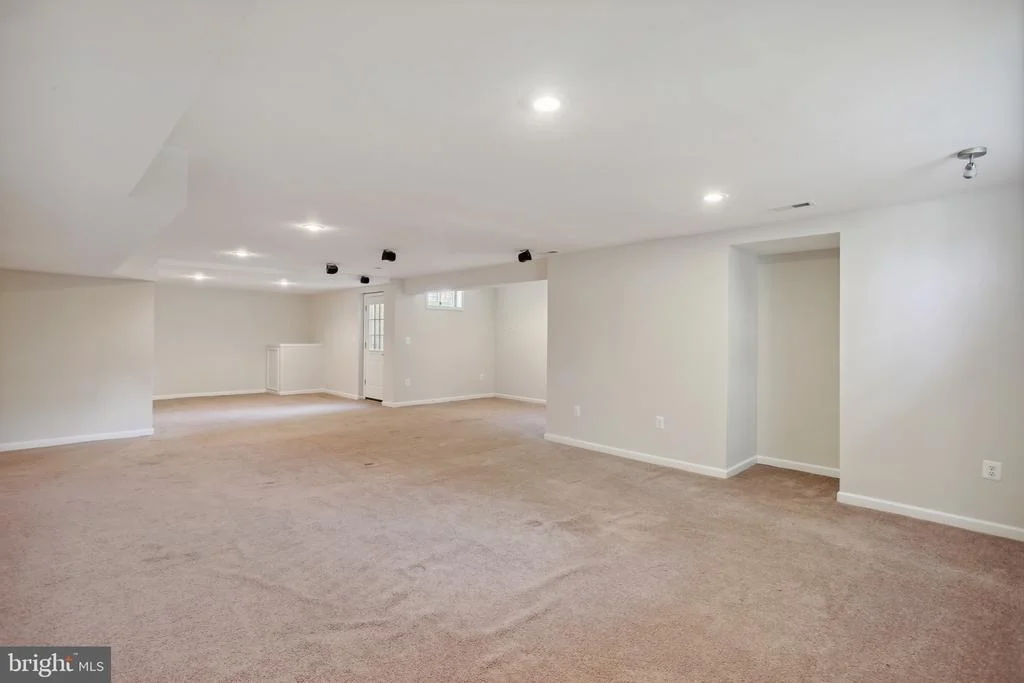 Photo of 5305 KINGSBROOK DRIVE