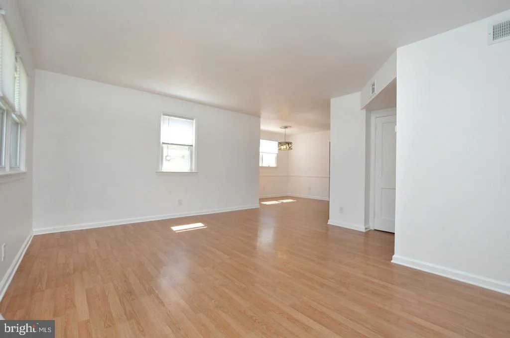 Photo of 432 N COLES AVENUE