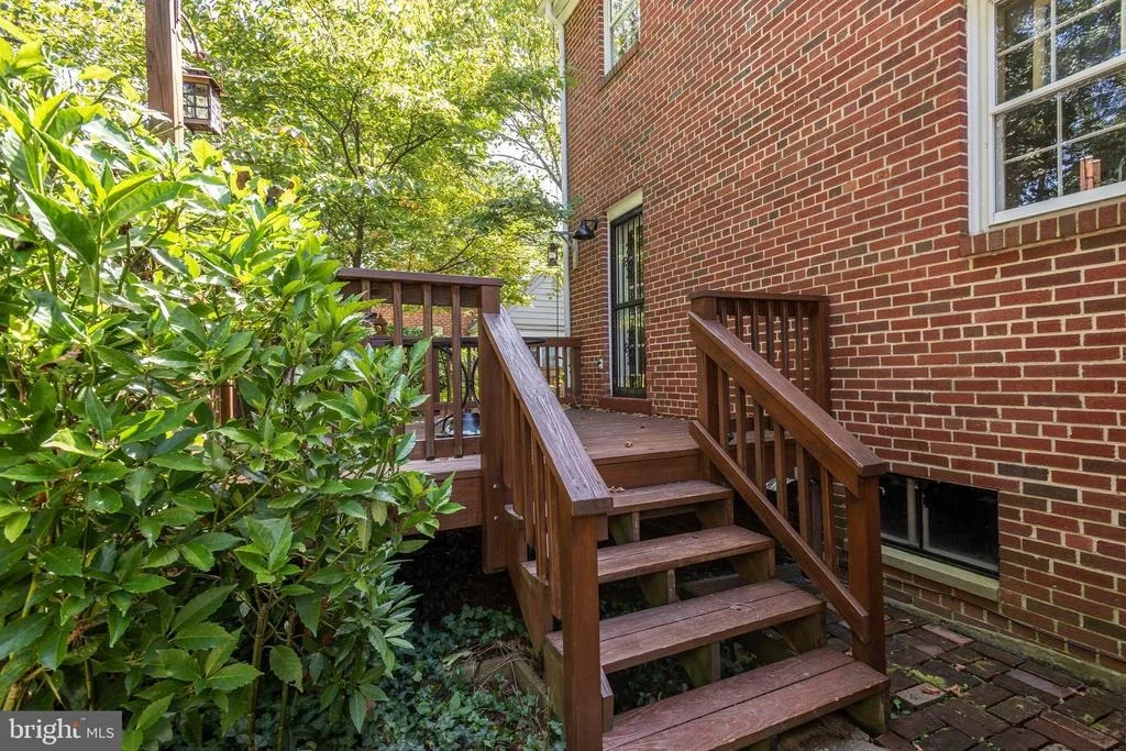 Photo of 1517 FOREST GLEN ROAD