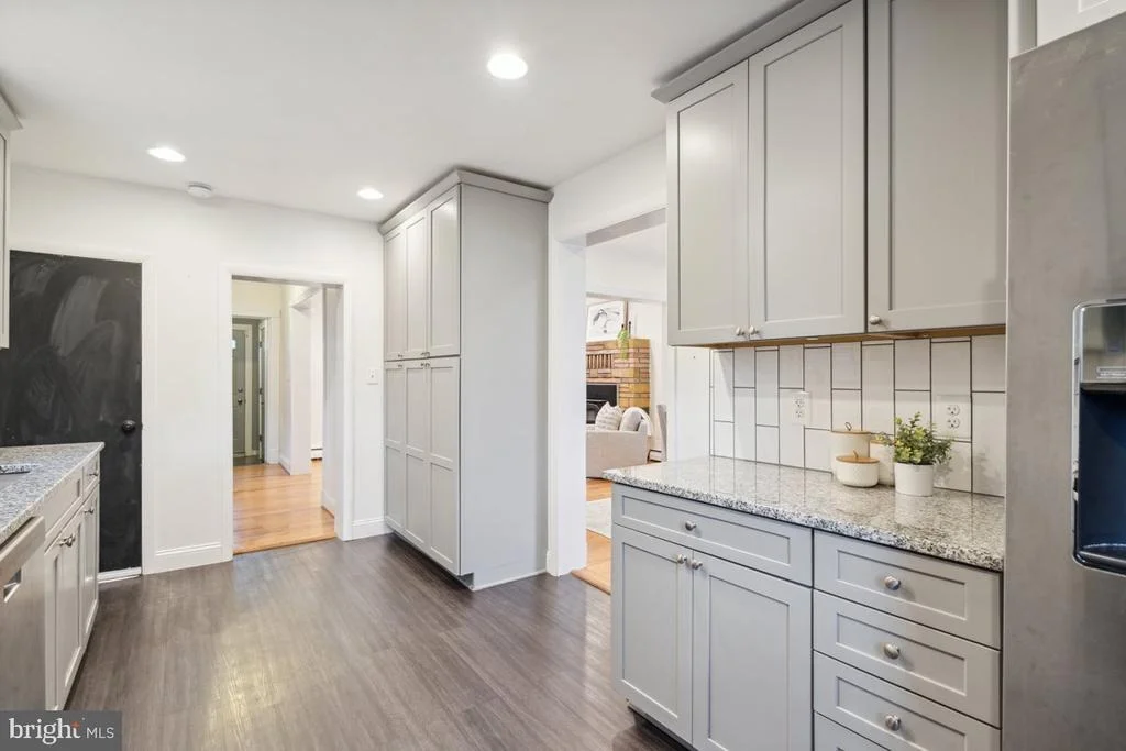 Photo of 114 E 7TH STREET E