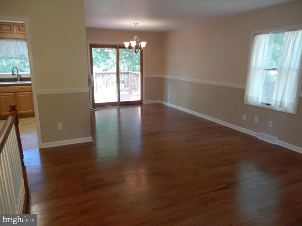 Photo of 45286 BAREFOOT DRIVE