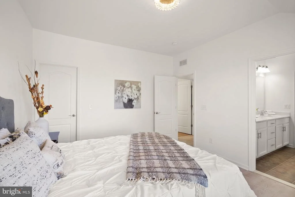 Photo of 41125 SHEFFIELD FOREST DRIVE