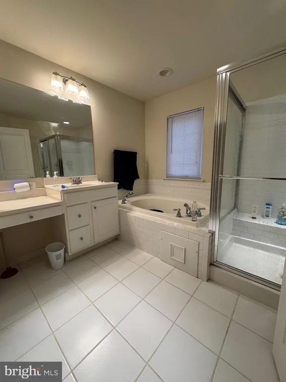 Photo of Unit 34A at 1814 POOLSIDE LANE
