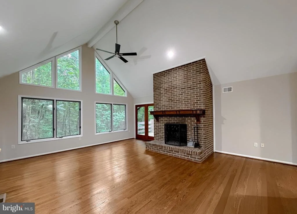 Photo of 8425 MAUSEN LANE