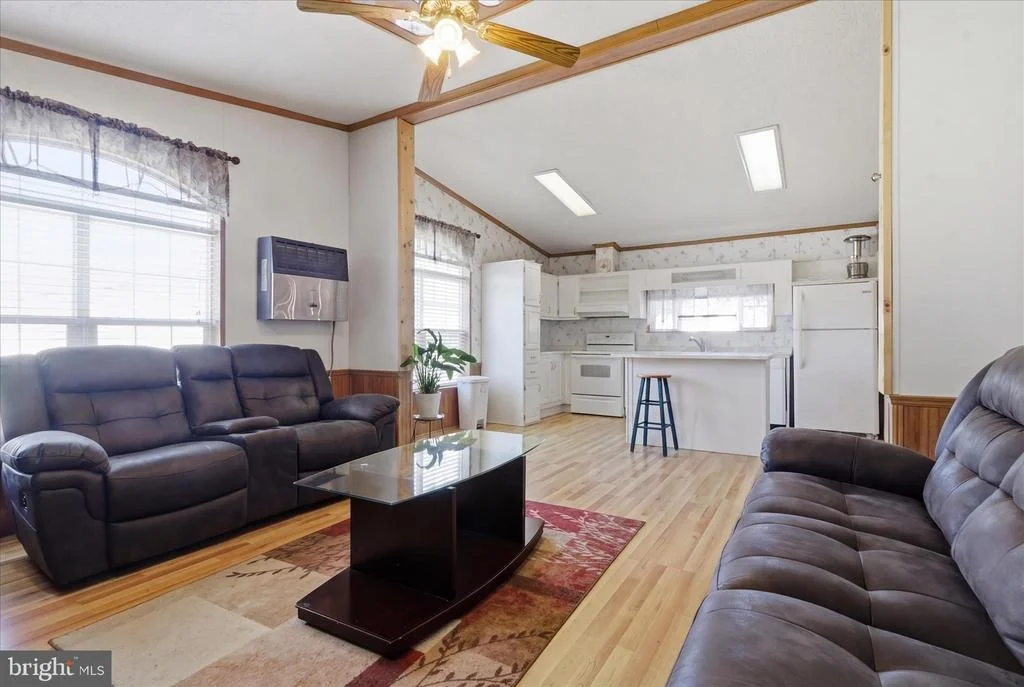 Photo of 11125 LAKESIDE DRIVE