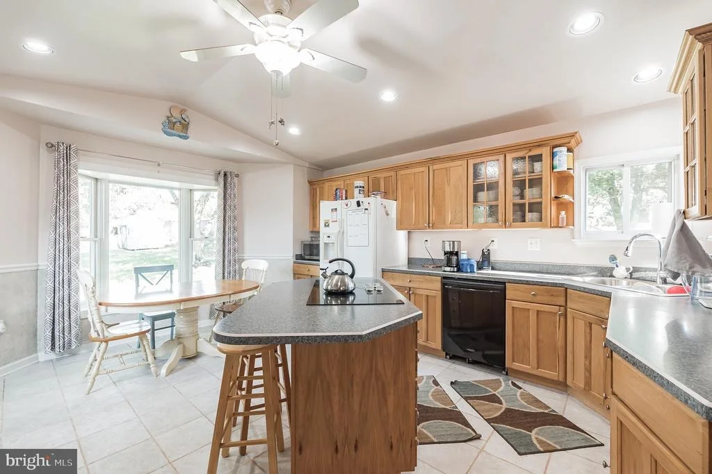 Photo of 5619 MANOR DRIVE