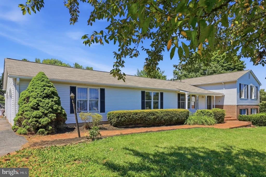 Photo of 3814 BOTELER ROAD