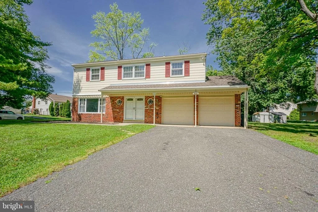 Photo of 1016 EAGLE LANE