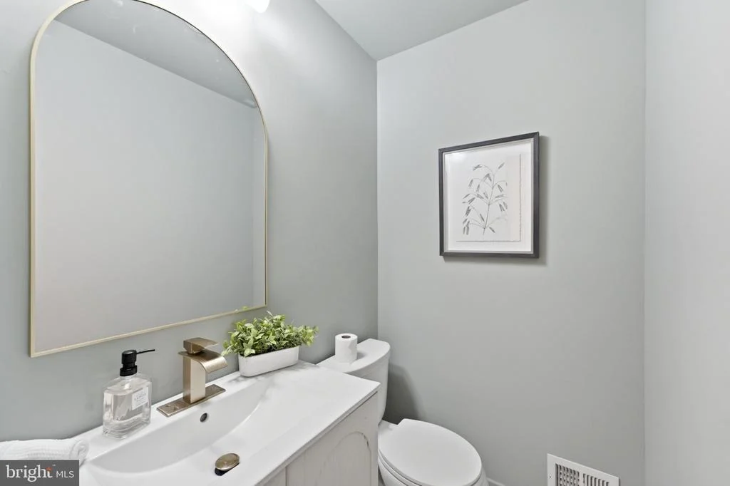 Photo of 5032 KING DAVID BOULEVARD
