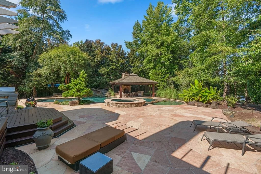 Photo of 370 EAGLE HILL ROAD