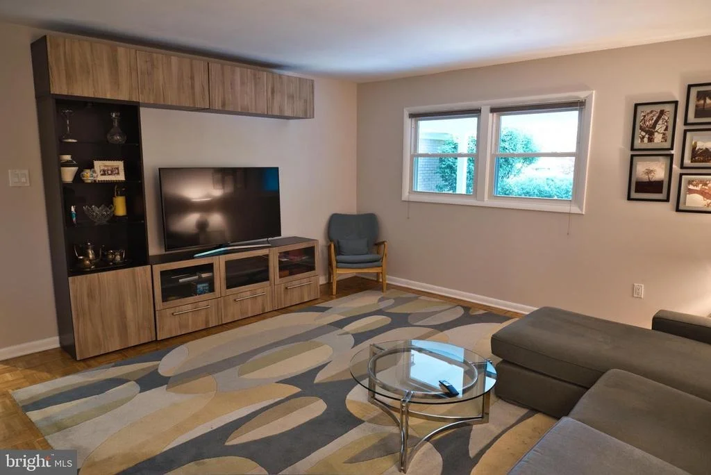 Photo of 14001 BETHPAGE LANE