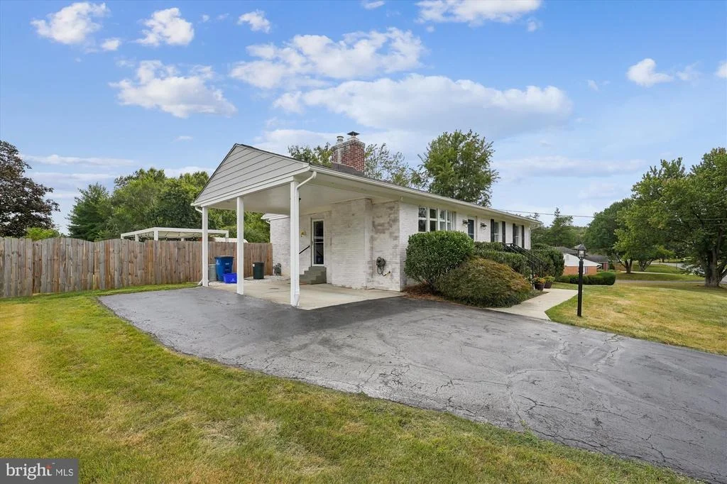Photo of 15003 LEAR LANE
