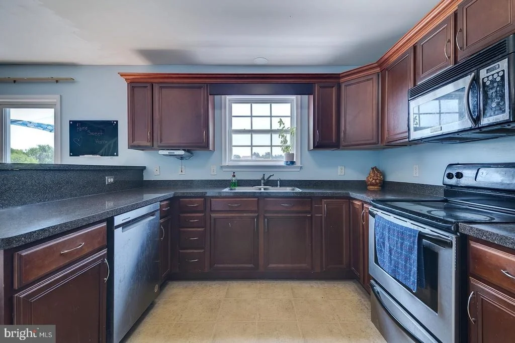 Photo of 5 MAPLE SHADE DRIVE