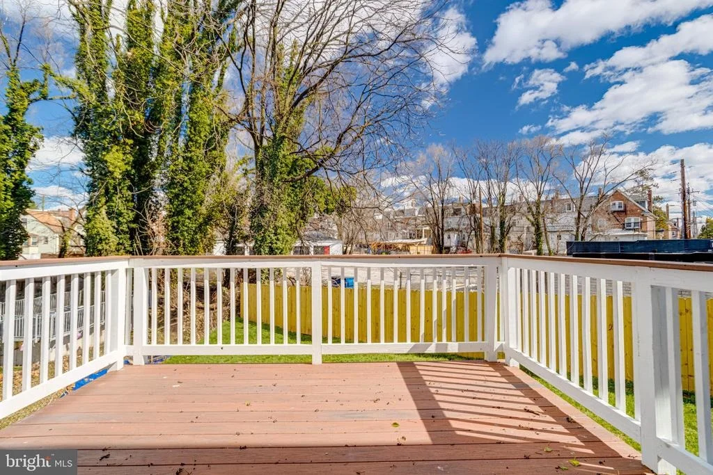 Photo of 605 WALNUT AVENUE