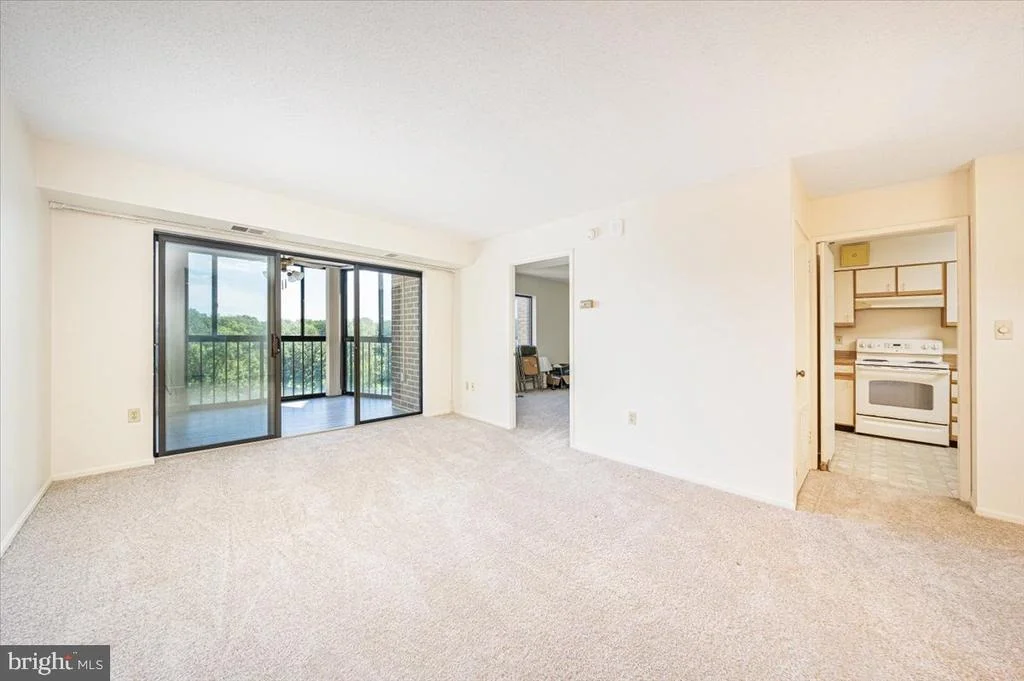 Photo of Unit 1807 at 15101 INTERLACHEN DRIVE