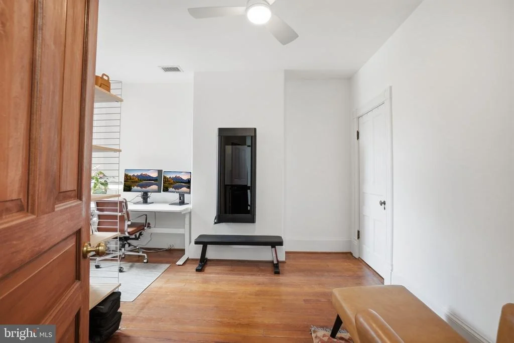 Photo of 210 8TH STREET SE