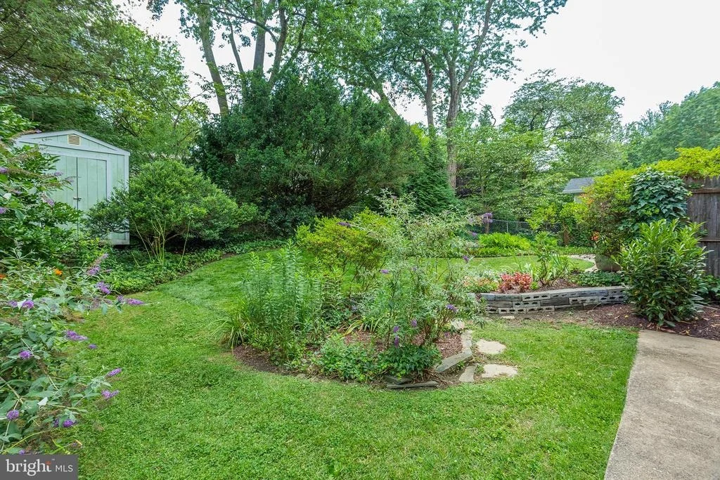 Photo of 3910 MONTROSE DRIVEWAY