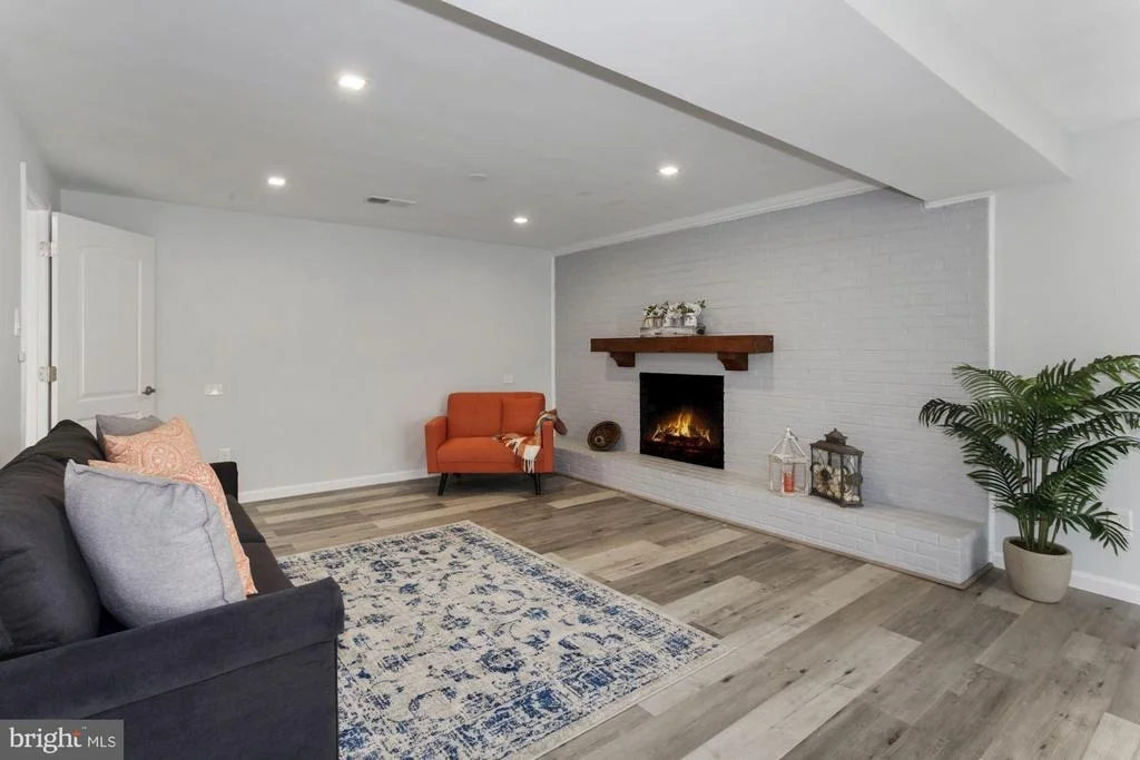 Photo of 6815 GILLINGS ROAD