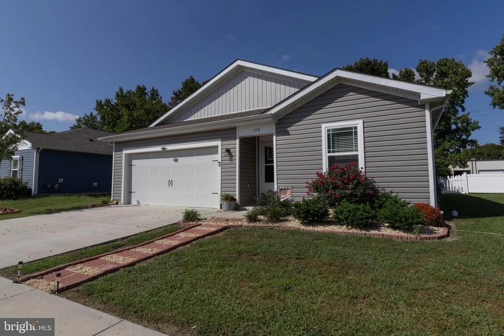 Photo of 142 POND VIEW LANE