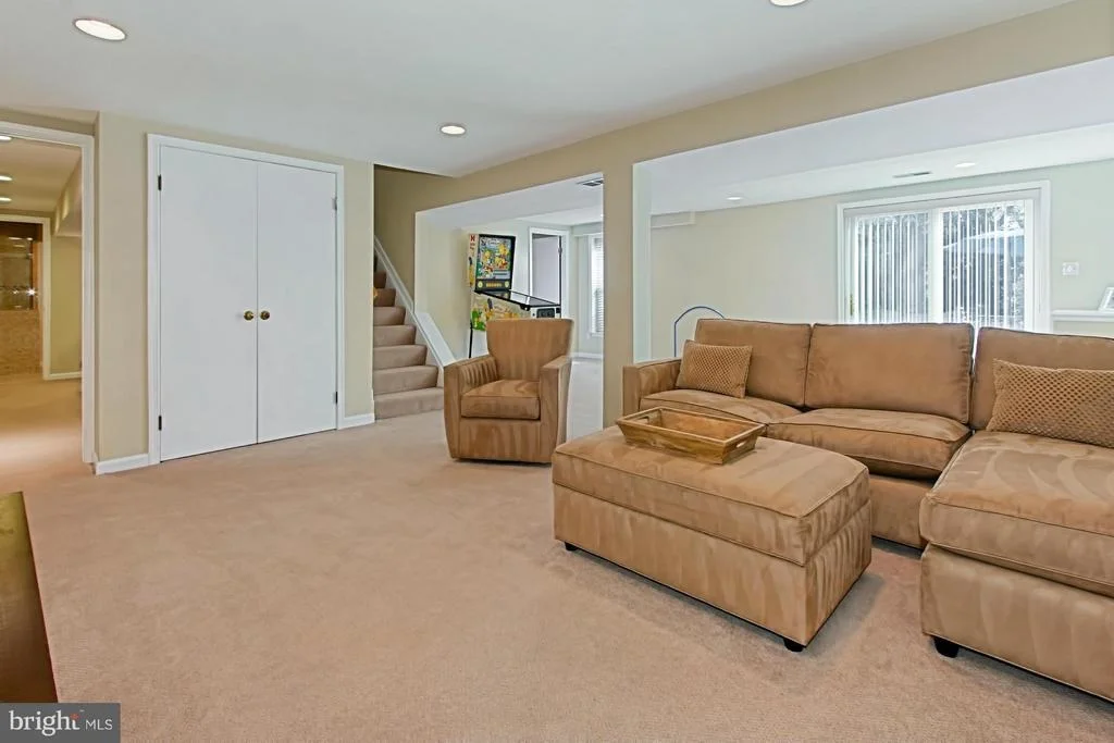 Photo of 4004 FEATHERSTONE PLACE