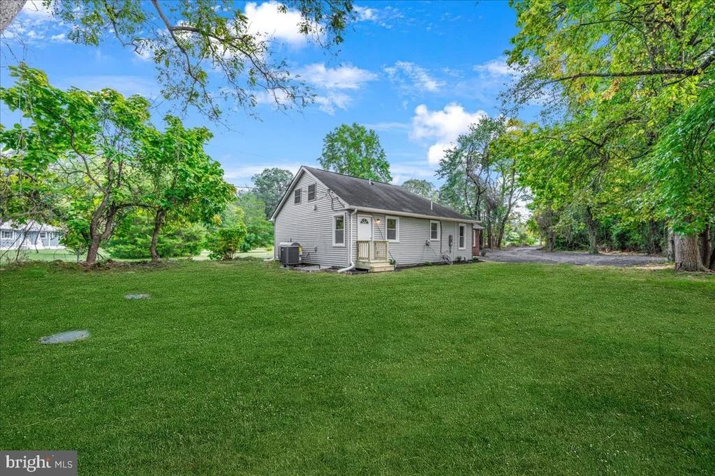 Photo of 714 E PASADENA ROAD