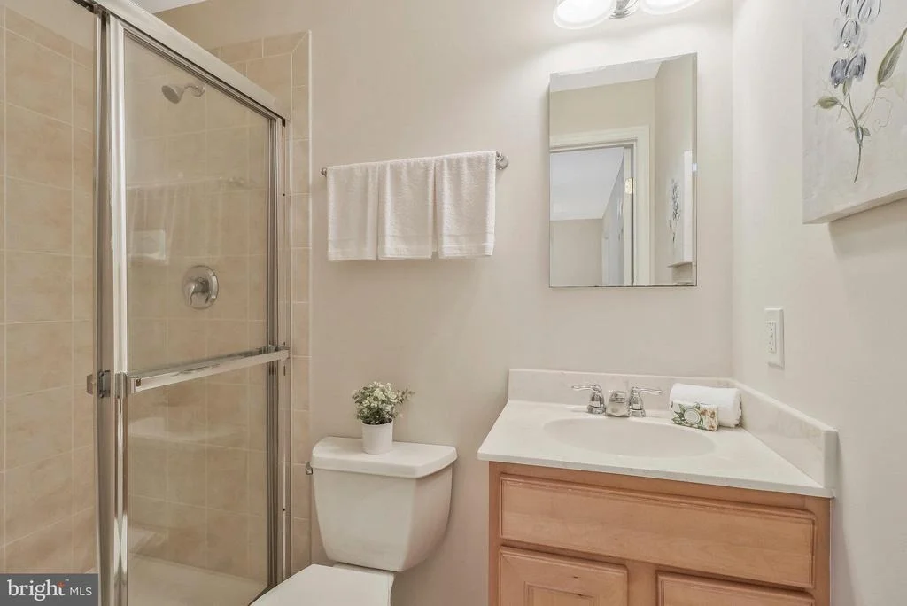 Photo of 6132 ROXBURY AVENUE