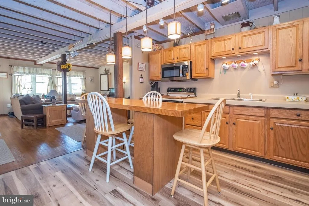 Photo of 245 OAK WAY ROAD