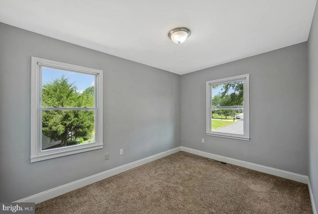 Photo of 409 UNIVERSITY DRIVE