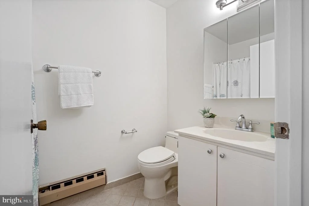Photo of Unit 863E at 15301 PINE ORCHARD DRIVE