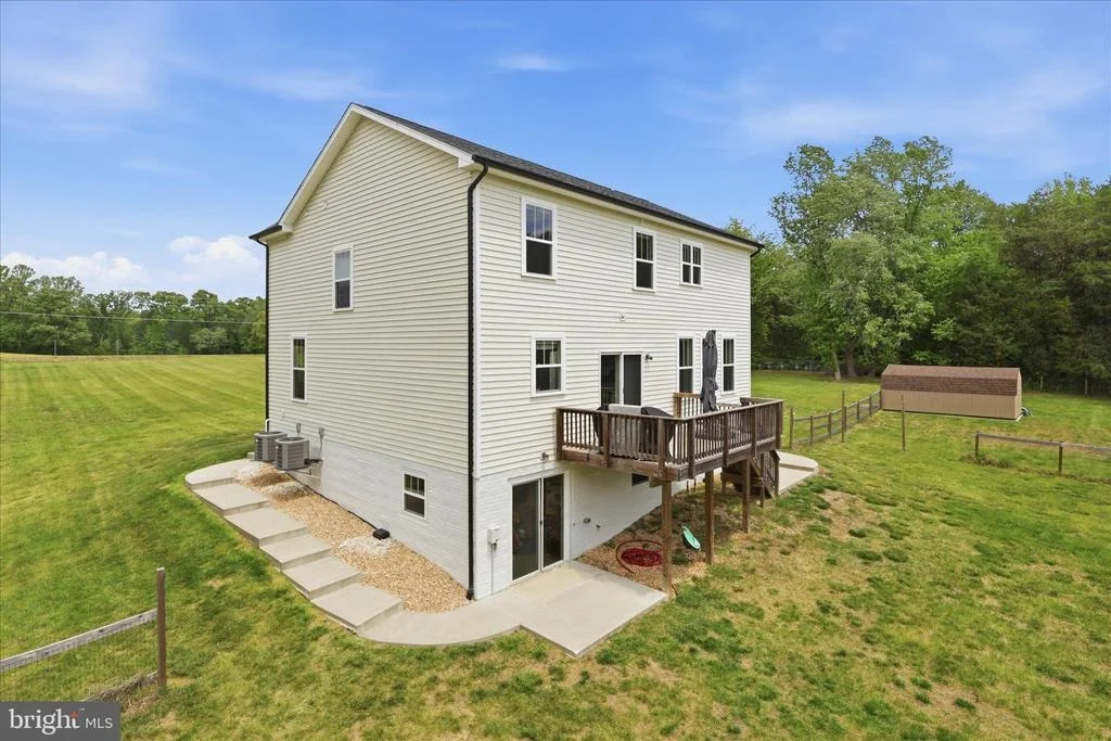 Photo of 9404 ROBERT E LEE DRIVE