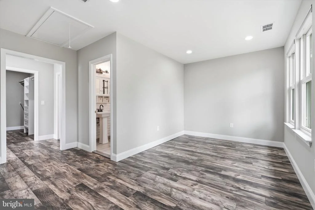 Photo of 1633 REED ROAD