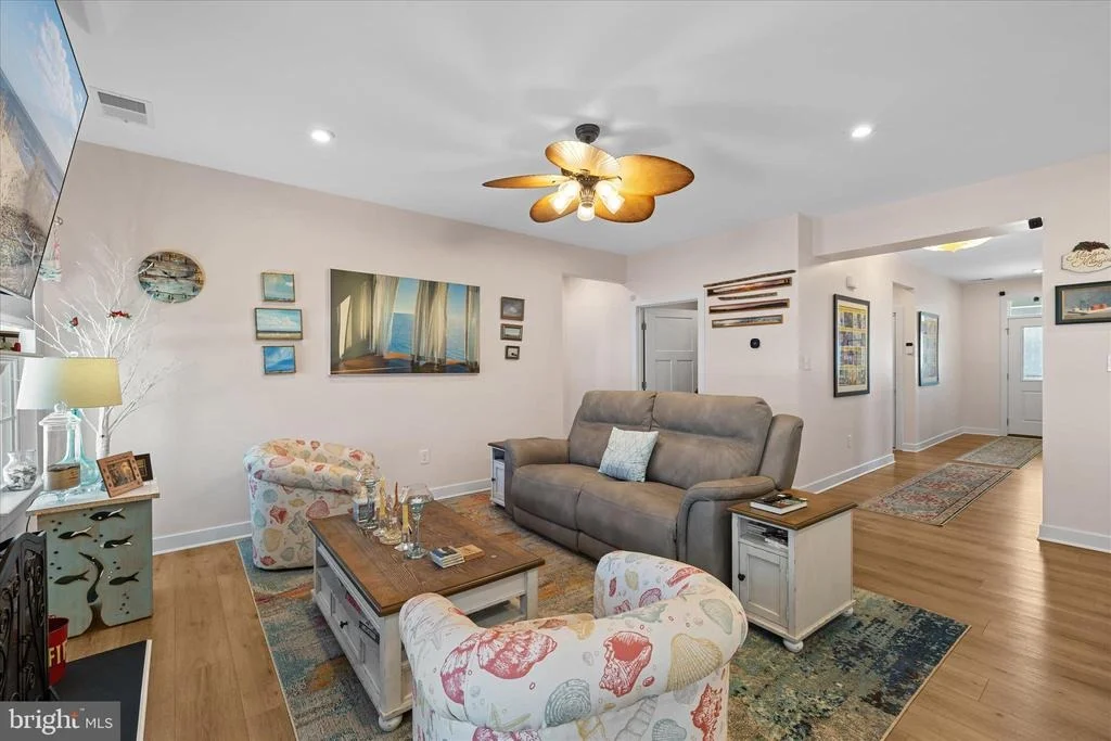 Photo of 37333 KESTREL WAY